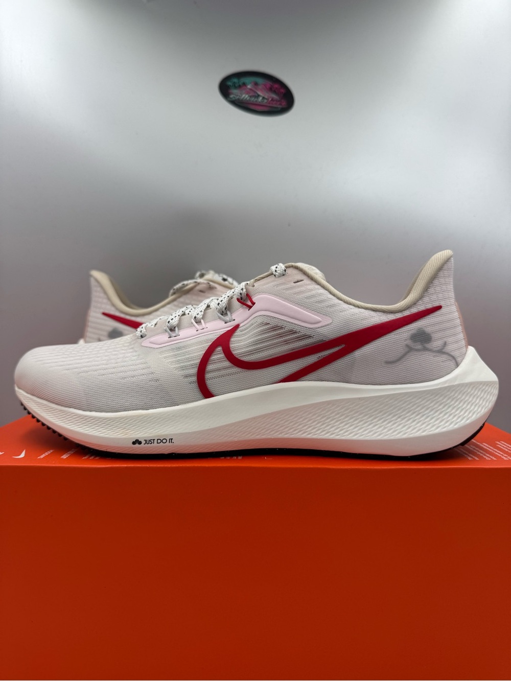 Nike Air Zoom Pegasus 39 Sail University Red BRAND NEW Size 10 Women
